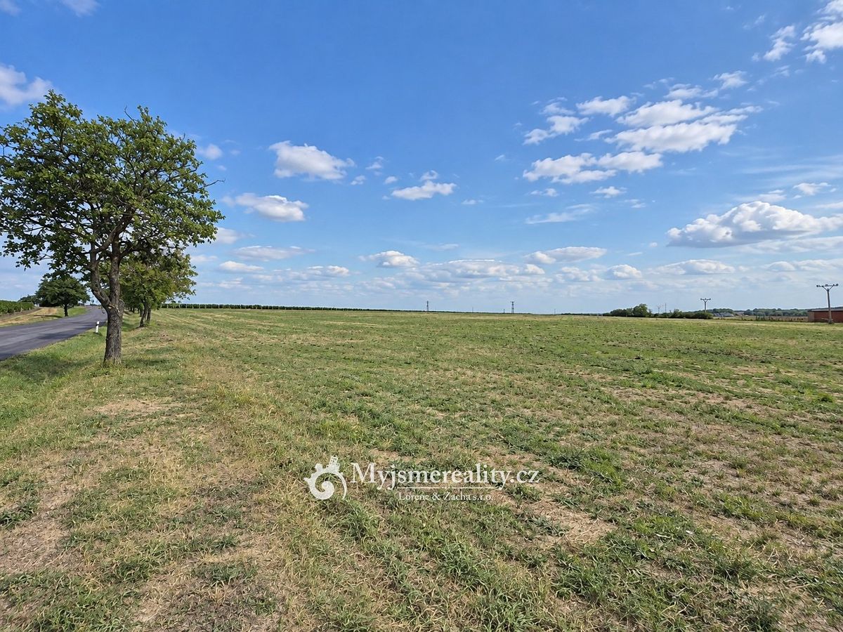 Prodej stavebního pozemku 1089 m² – fotografie 2