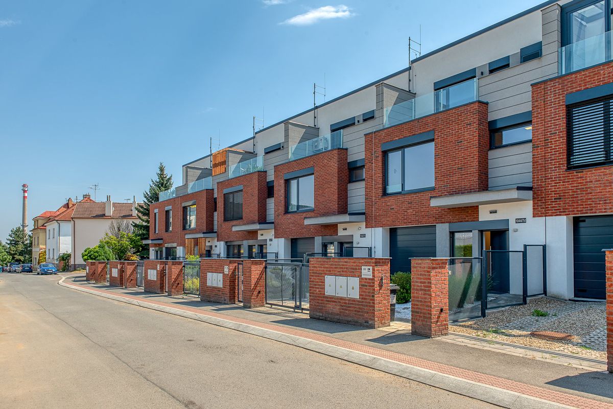 Prodej rodinného domu 196 m², pozemek 148 m²