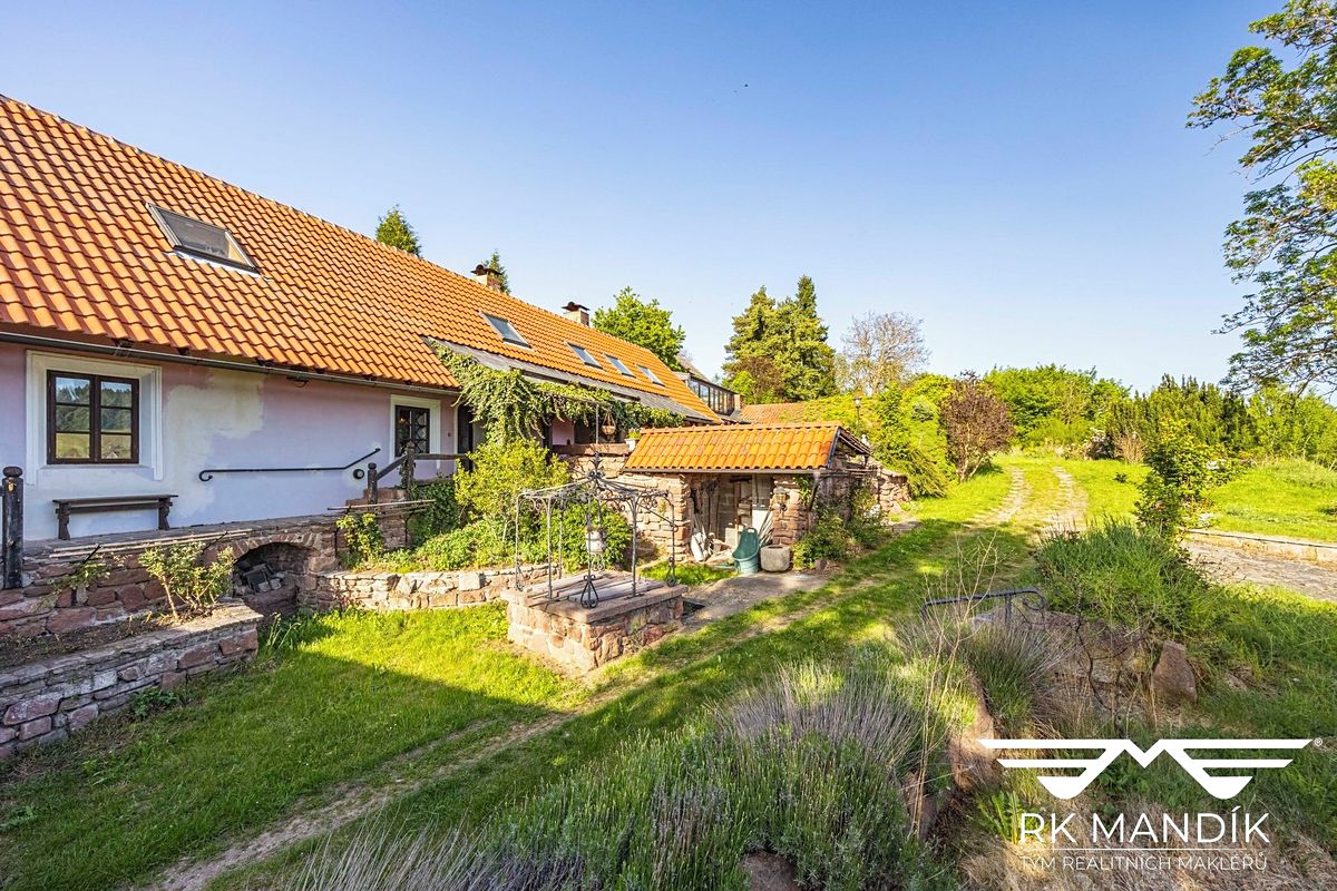 Prodej rodinného domu 270 m², pozemek 3755 m², Oplany – fotka 1 z 3