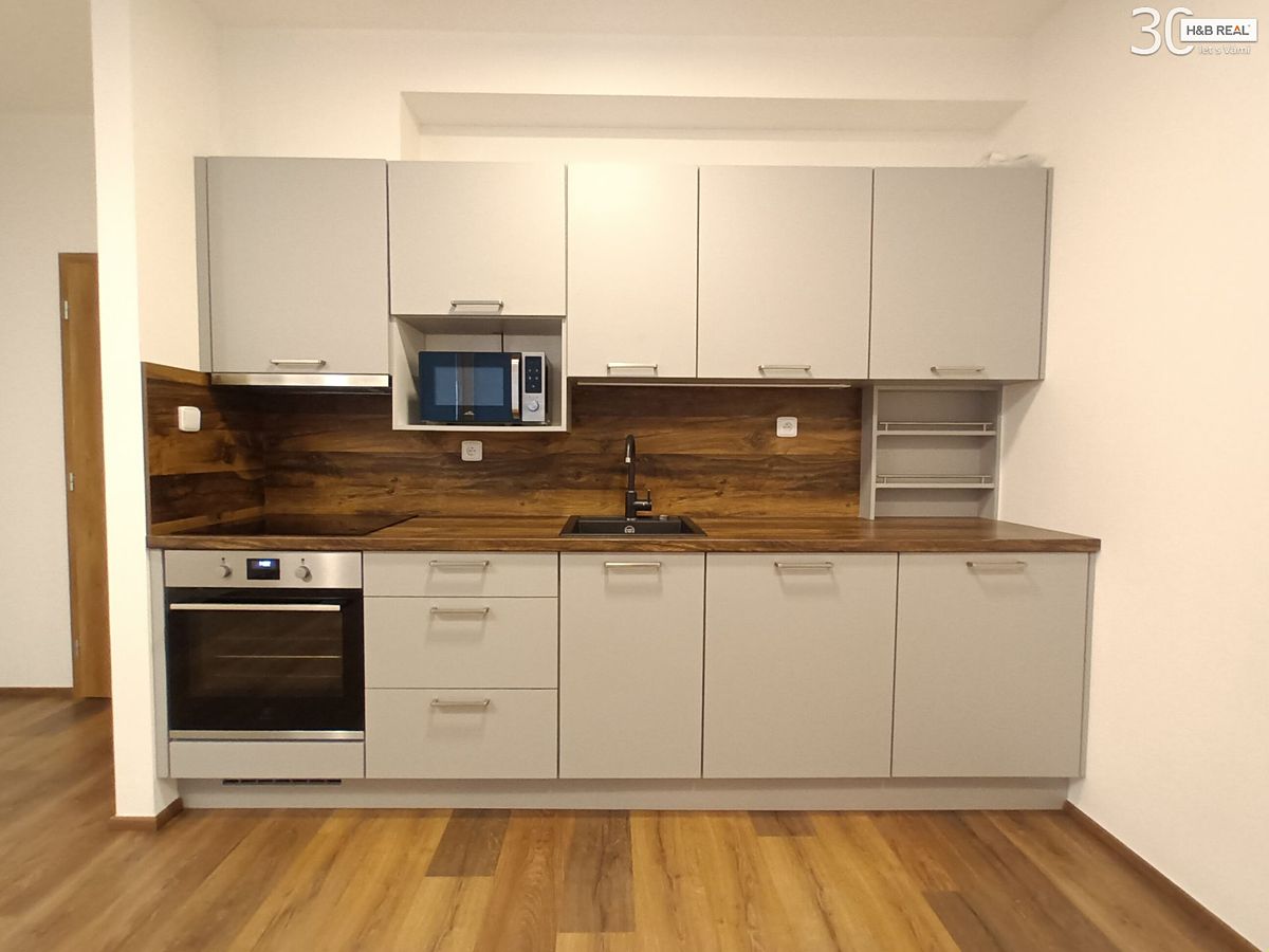 Pronájem bytu 2+kk 50 m² – fotografie 2
