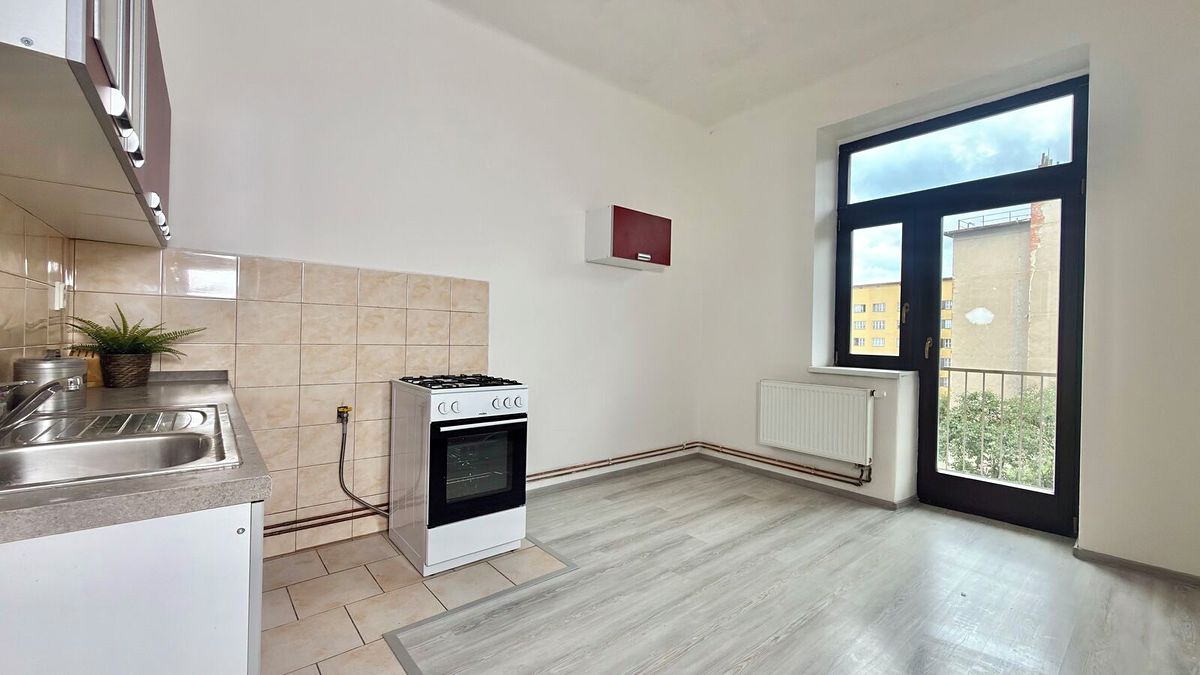 Pronájem bytu 1+1 57 m² – fotografie 2