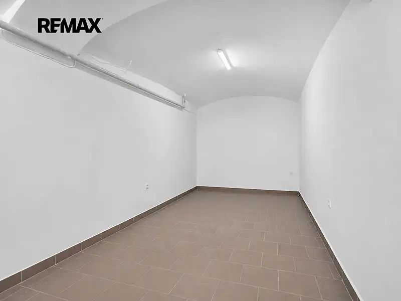 Pronájem obchodního prostoru 78 m², Hostinné – náhled fotky 2