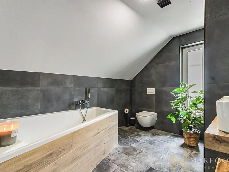 Prodej rodinného domu 178 m², pozemek 808 m², Brnířov – náhled fotky 3