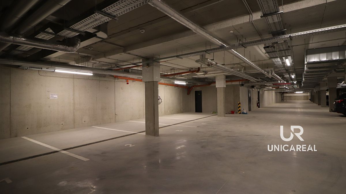 Pronájem garážového stání 15 m² – fotografie 3