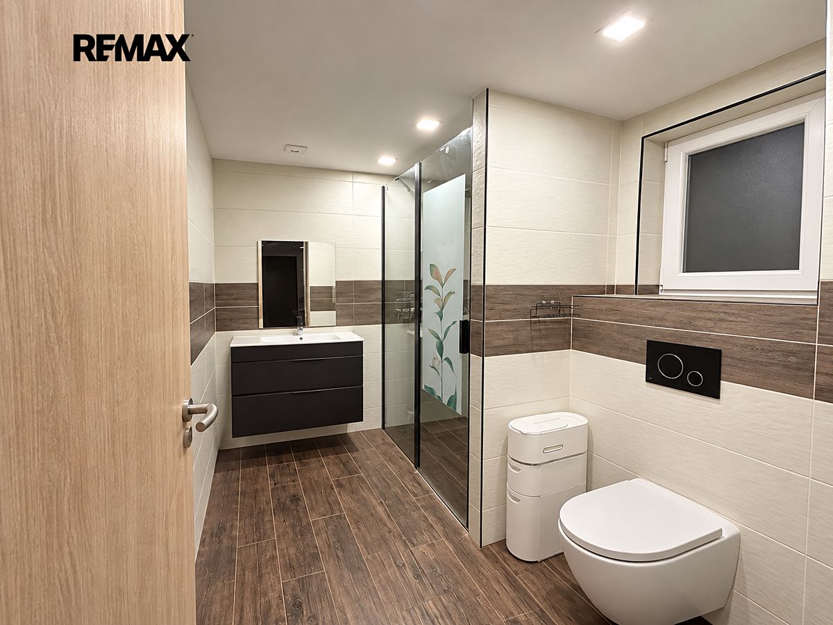 Prodej rodinného domu 222 m², pozemek 1257 m² – fotografie 4