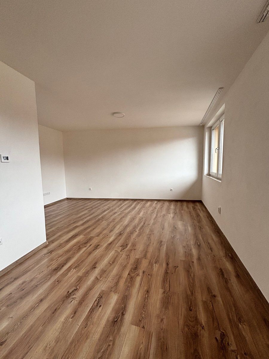 Pronájem bytu 1+kk 31 m² – fotografie 2