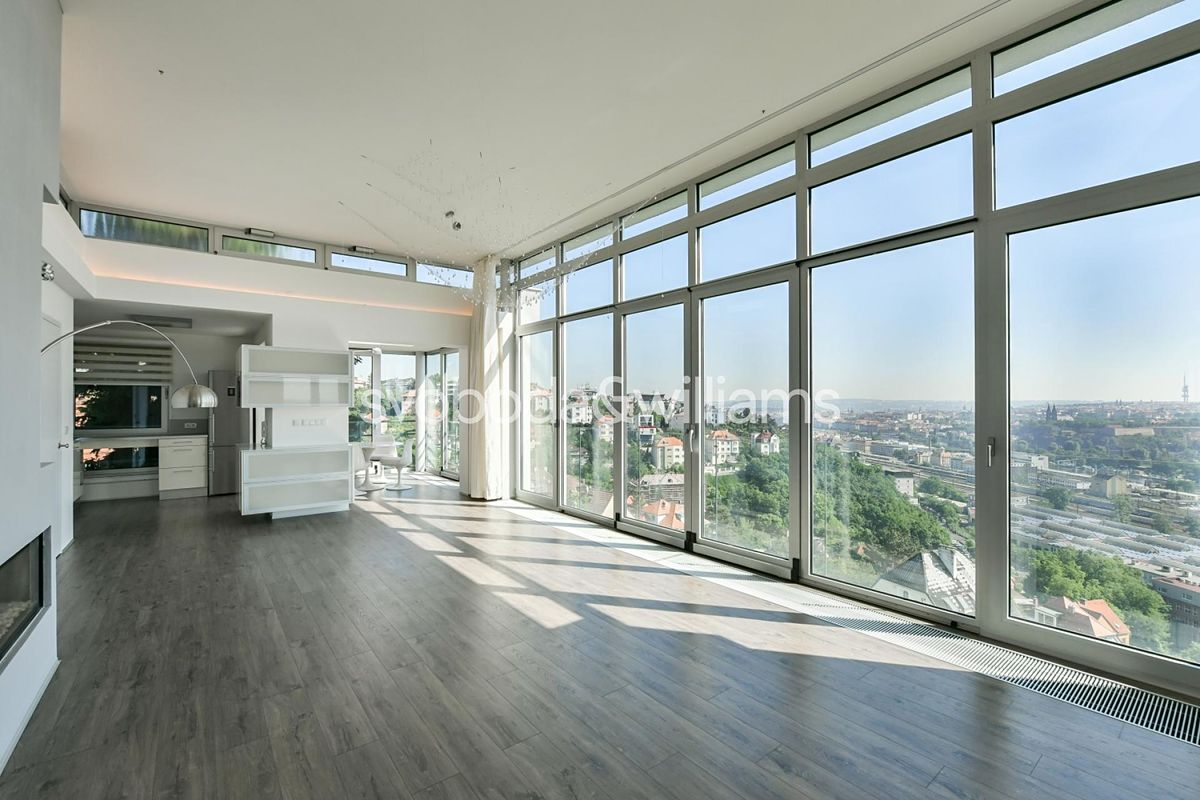 Pronájem bytu 5+kk 181 m²