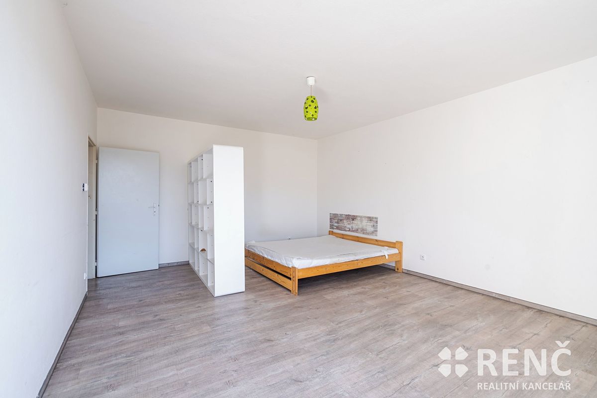 Pronájem bytu 1+1 52 m² – fotografie 2