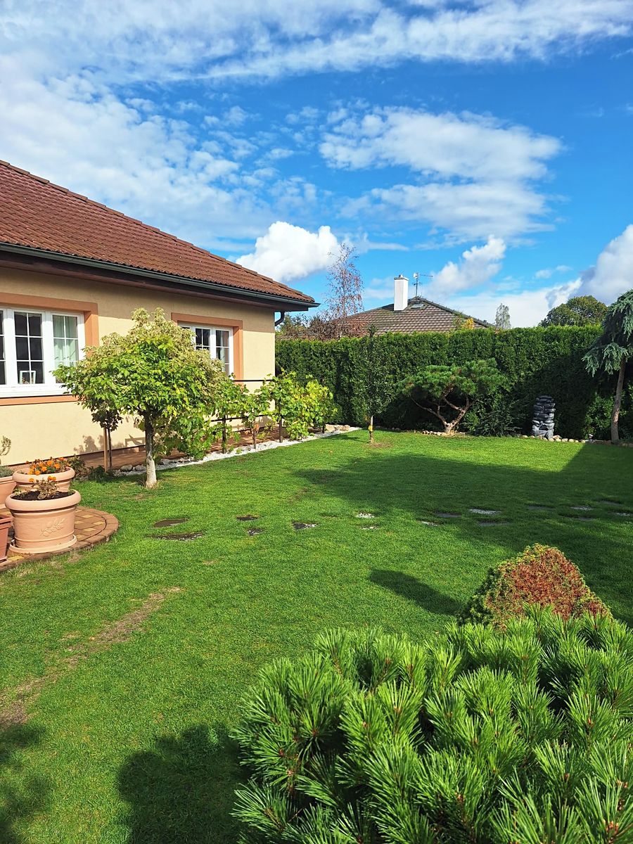 Prodej rodinného domu 160 m², pozemek 780 m² – fotografie 2