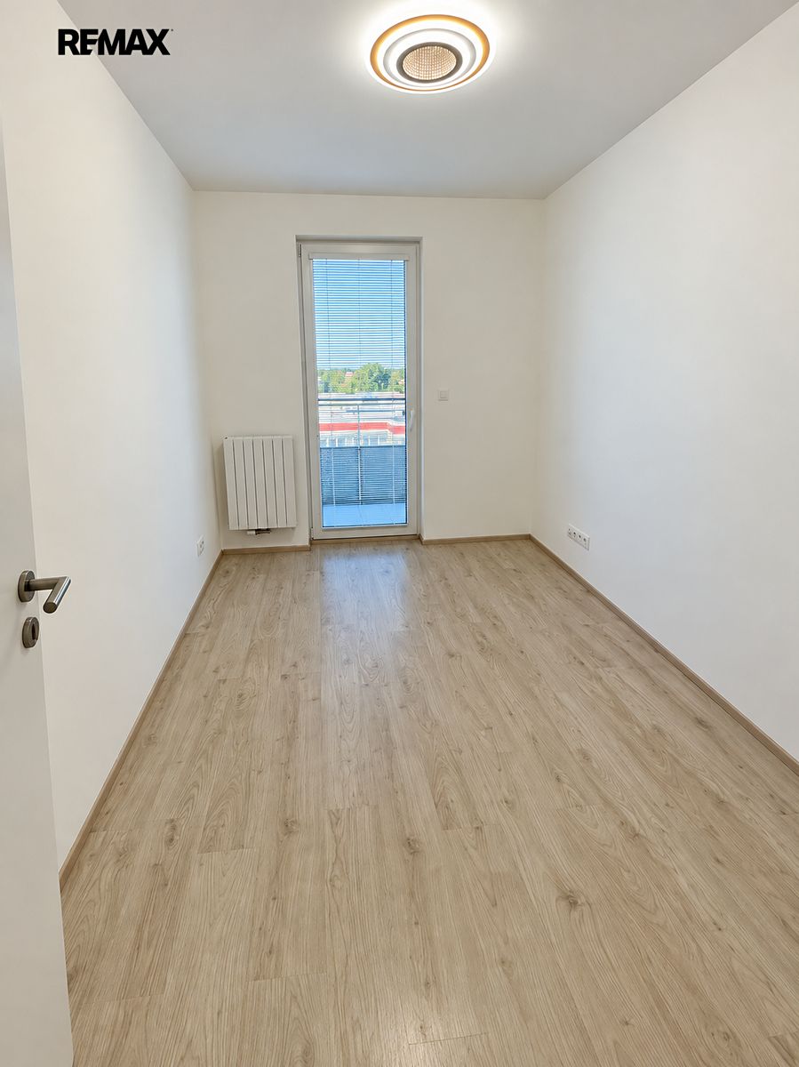 Pronájem bytu 4+kk 93 m² – fotografie 4