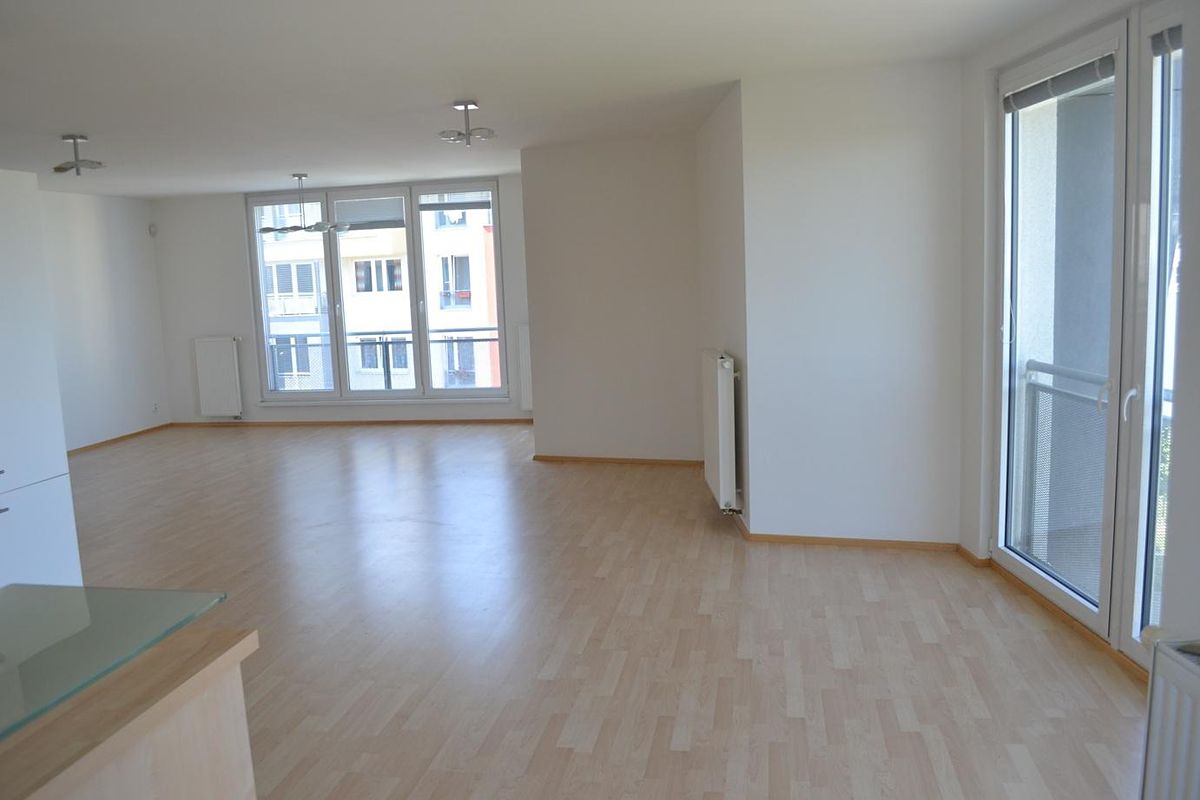 Pronájem bytu 5+kk 140 m² – fotografie 2