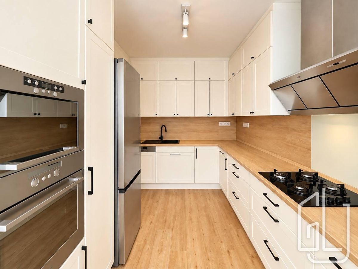 Pronájem bytu 3+1 95 m² – fotografie 2
