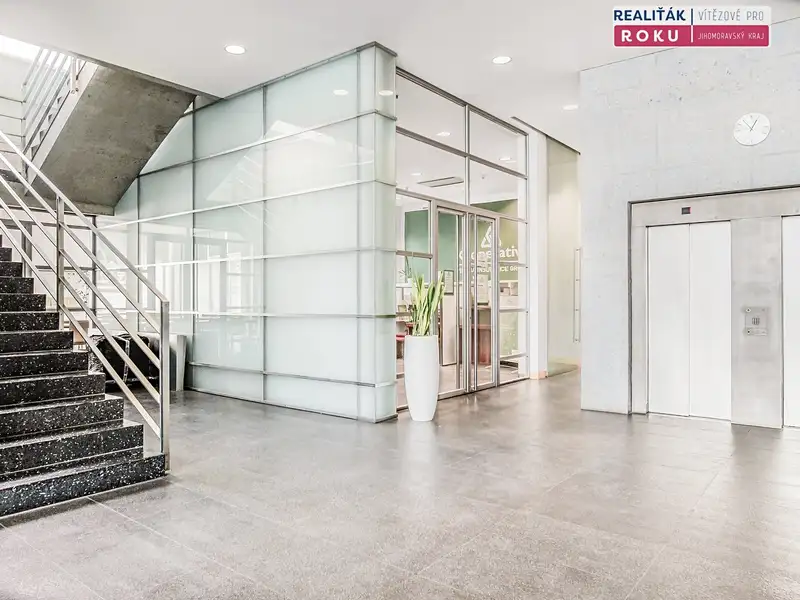 Pronájem kanceláře 570 m², Brno – náhled fotky 1