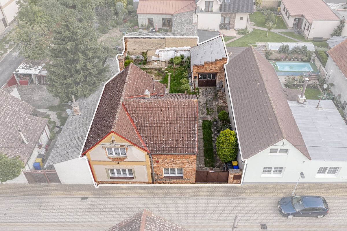 Prodej rodinného domu 204 m², pozemek 321 m²
