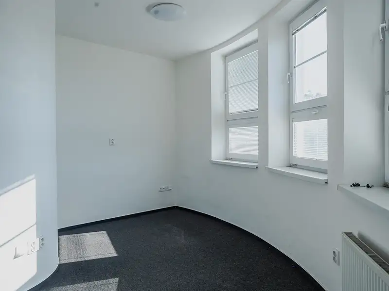 Pronájem kanceláře 98 m², Praha – náhled fotky 3