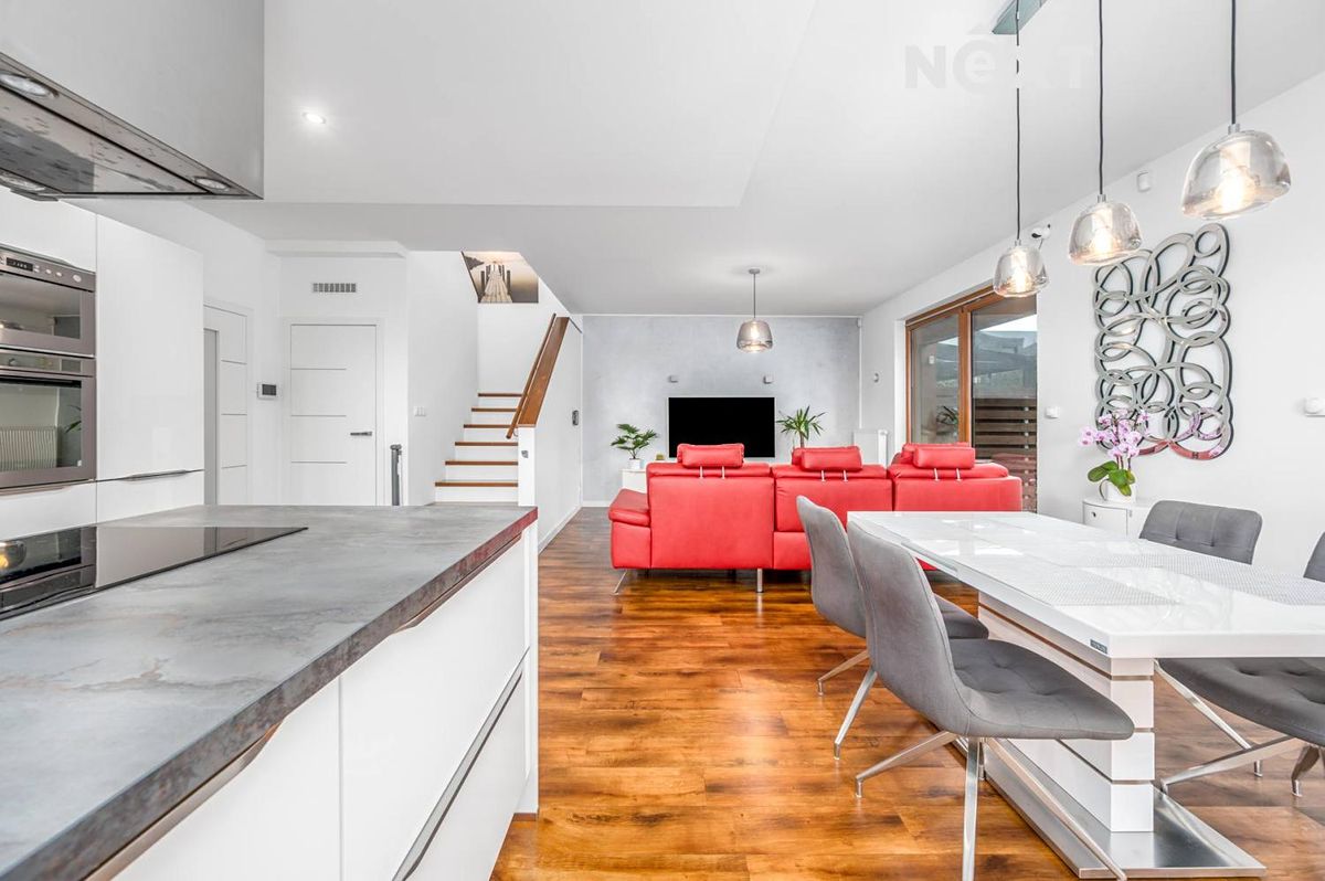 Prodej rodinného domu 157 m², pozemek 528 m² – fotografie 3
