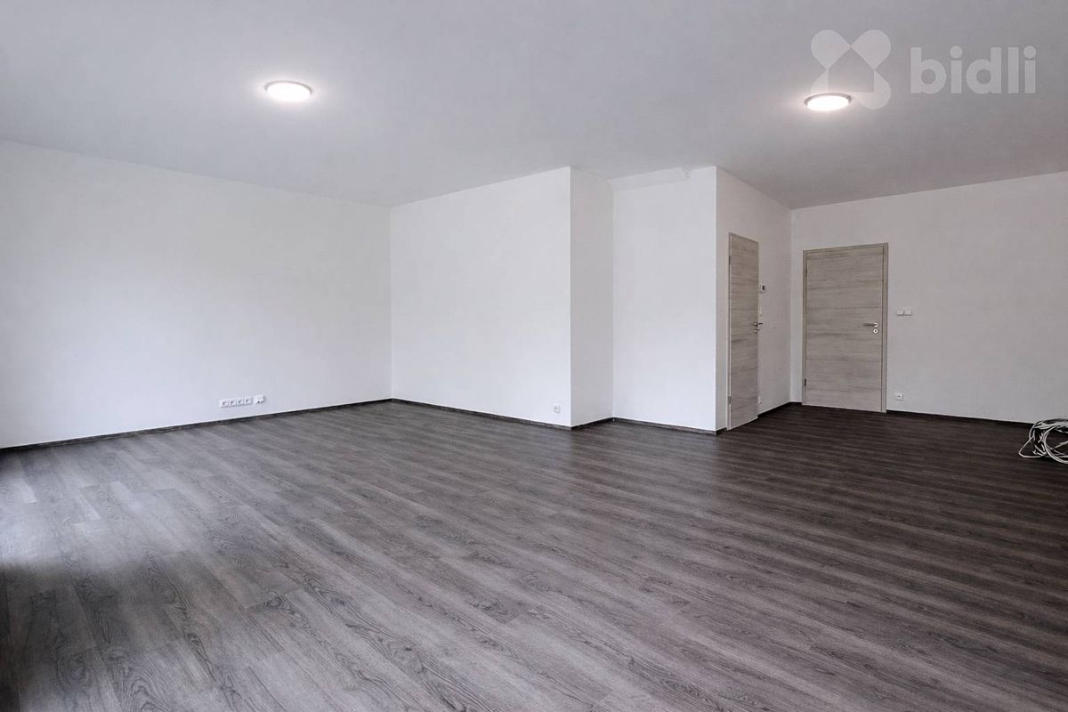 Prodej rodinného domu 166 m², pozemek 385 m² – fotografie 2