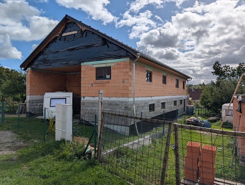 Prodej rodinného domu 401 m², pozemek 1072 m² – fotografie 3