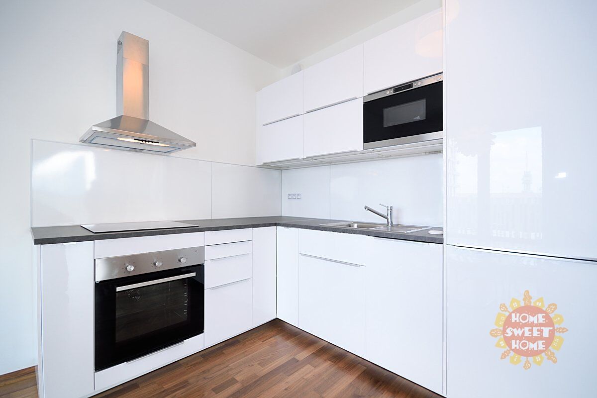Pronájem bytu 2+kk 76 m² – fotografie 3