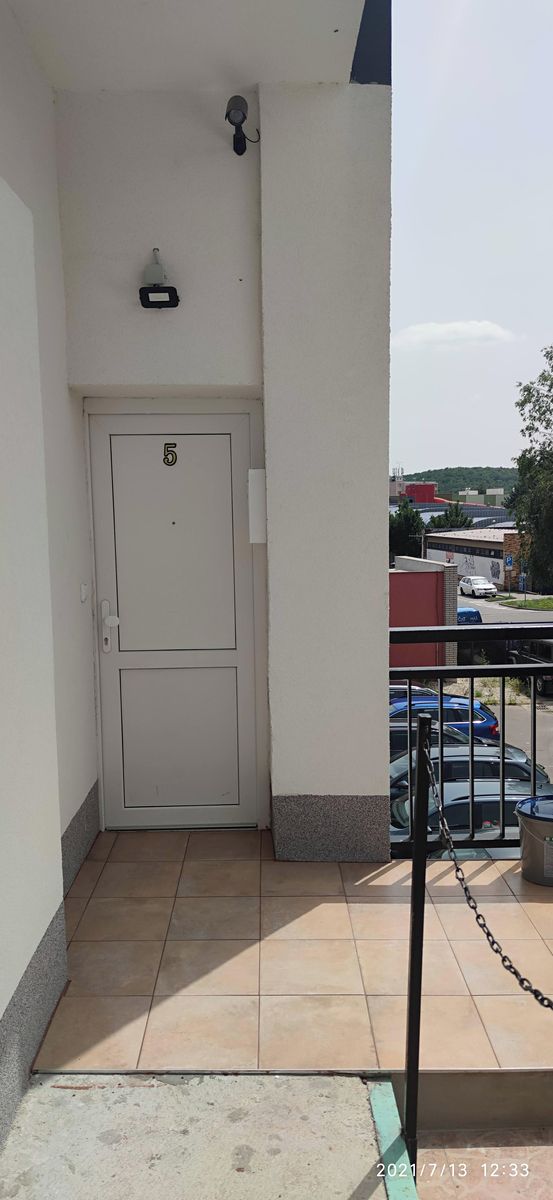 Pronájem bytu 2+1 72 m² – fotografie 3