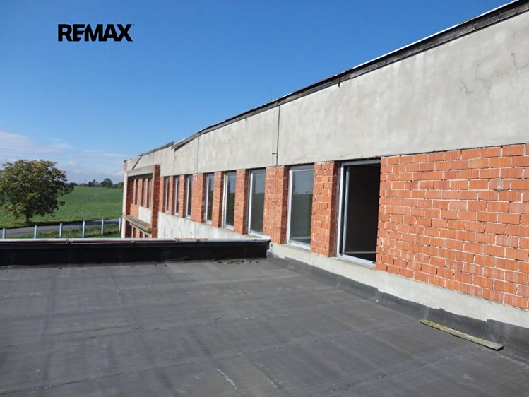 Комерційне приміщення на продаж, 1 600 м² (6 з 16)