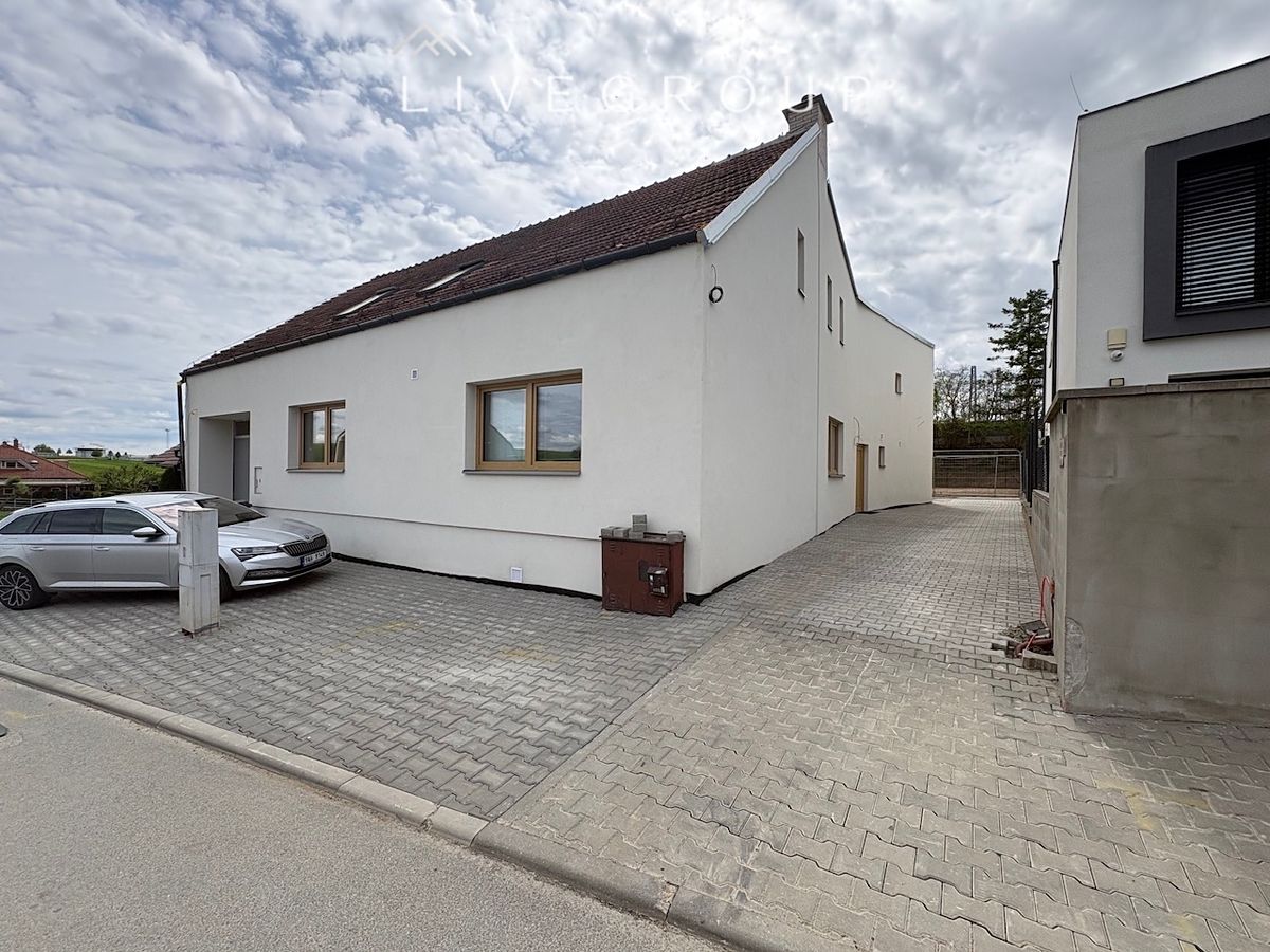 Pronájem bytu 3+1 86 m² – fotografie 2