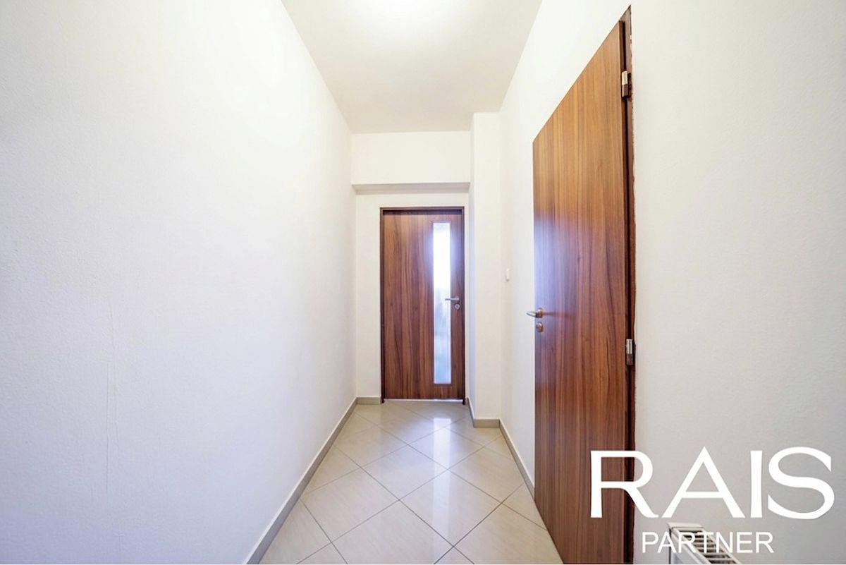 Pronájem bytu 1+kk 29 m² – fotografie 3
