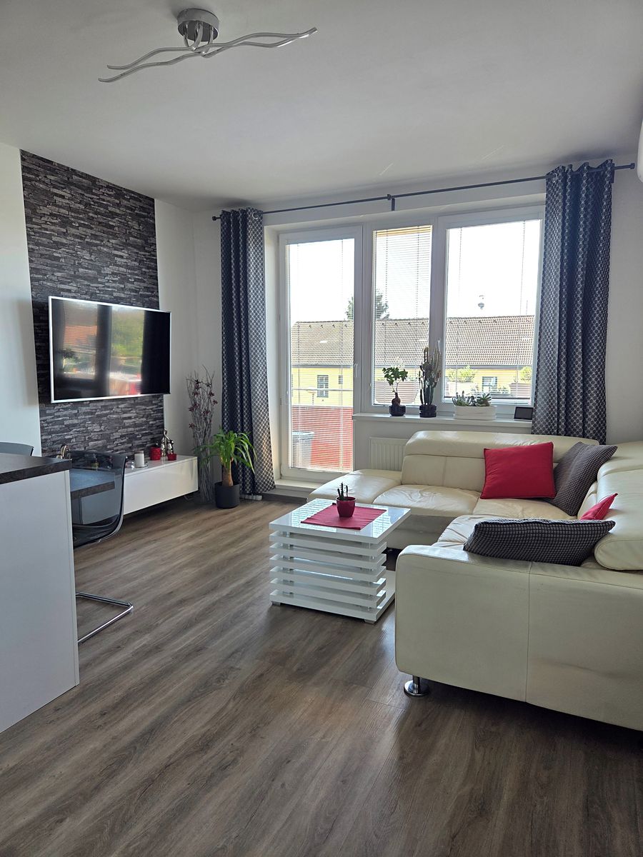 Pronájem bytu 2+kk 53 m² – fotografie 2