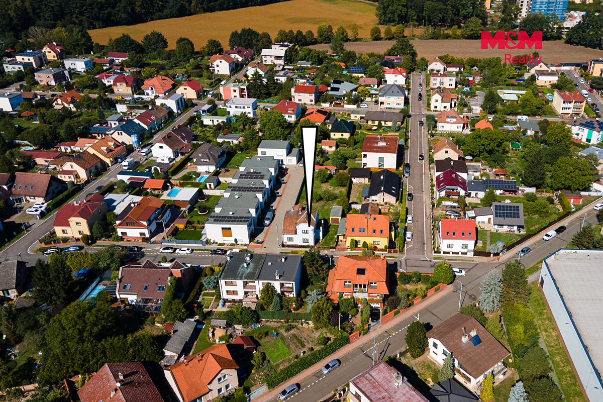 Prodej rodinného domu 145 m², pozemek 823 m² – fotografie 2