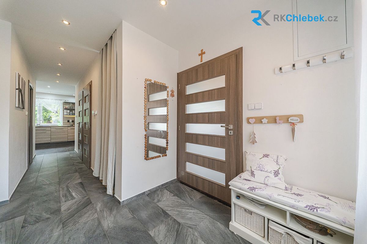 Pronájem rodinného domu 150 m², pozemek 650 m² – fotografie 4