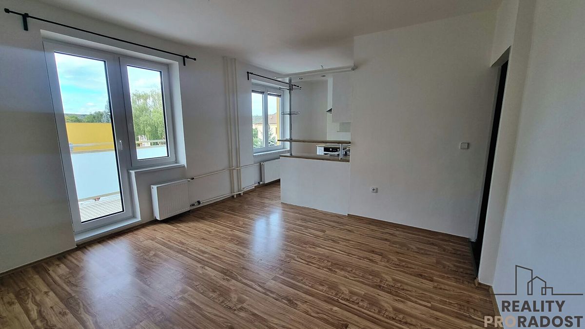 Pronájem bytu 2+kk 58 m² – fotografie 3
