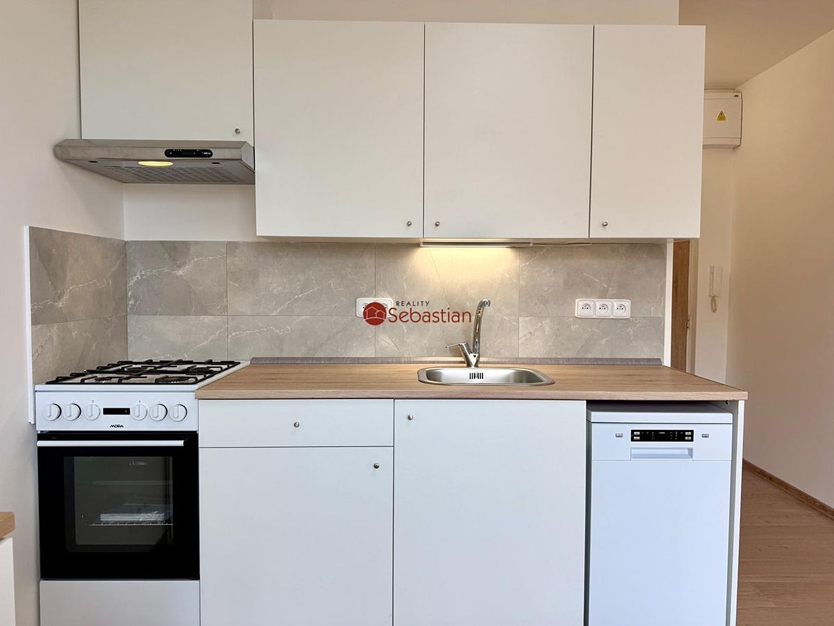 Pronájem bytu 2+kk 35 m² – fotografie 3