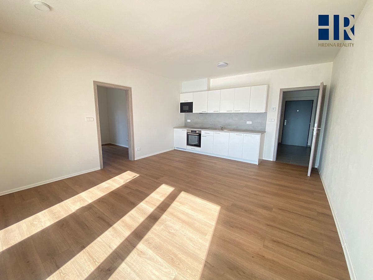 Pronájem bytu 2+kk 44 m² – fotografie 3
