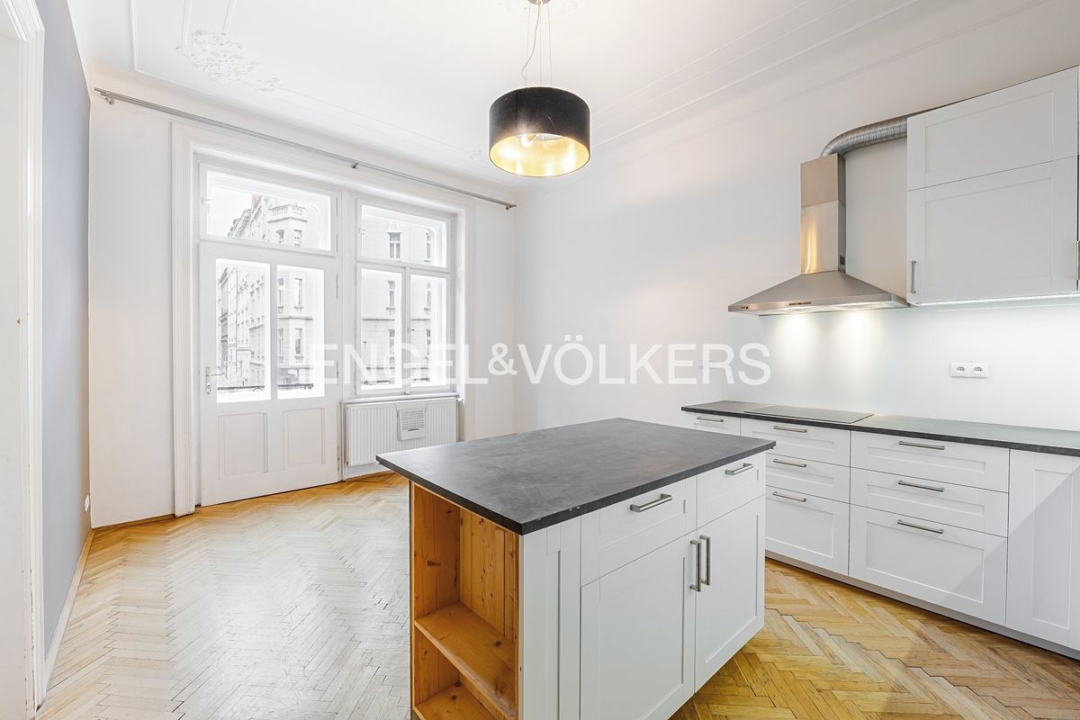 Pronájem bytu 3+1 101 m² – fotografie 2