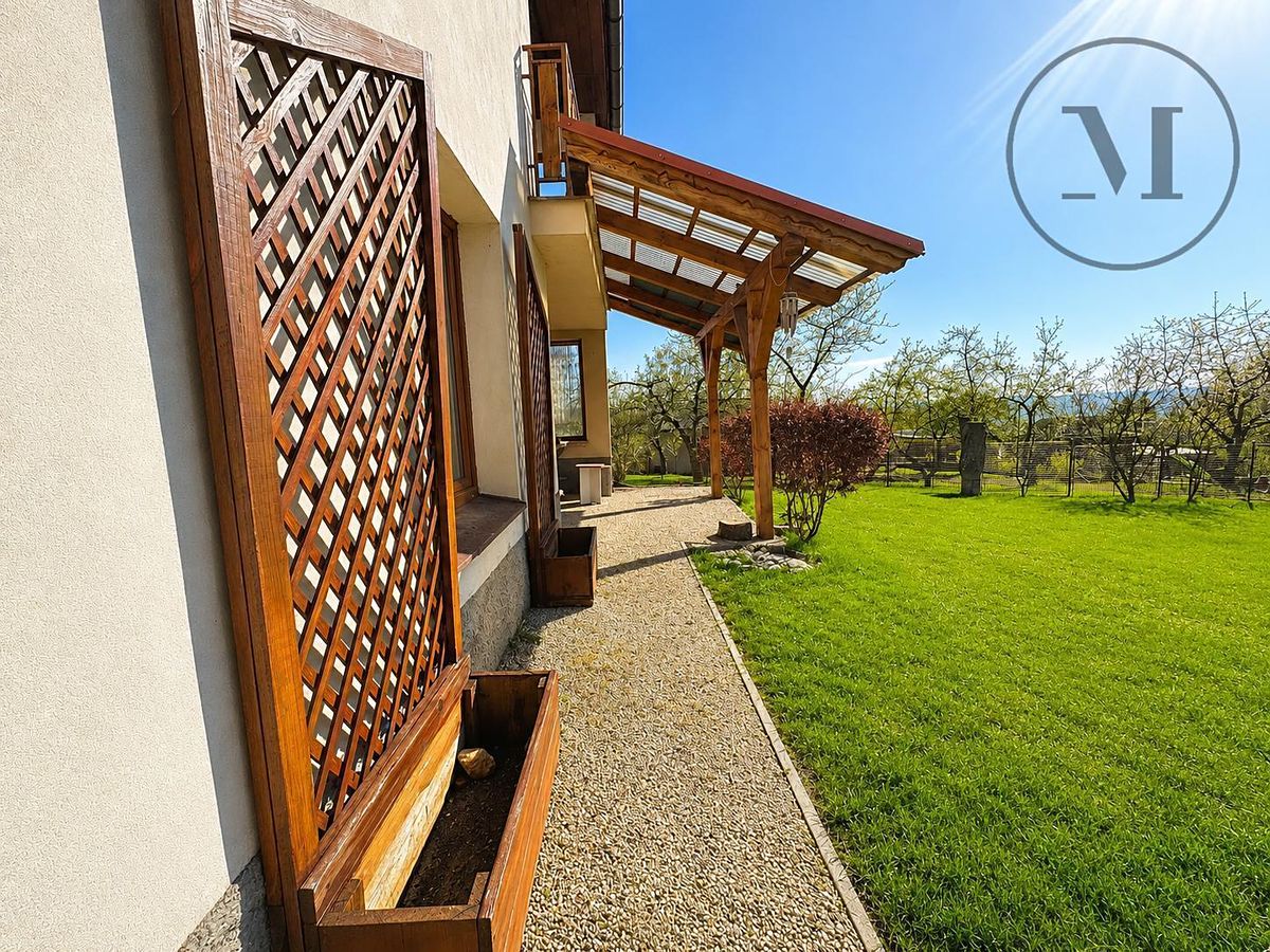 Prodej vícegeneračního domu 260 m², pozemek 613 m² – fotografie 2