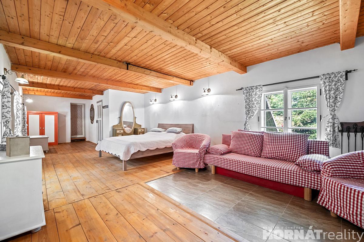 Prodej zemědělské usedlosti 200 m², pozemek 18000 m² – fotografie 2