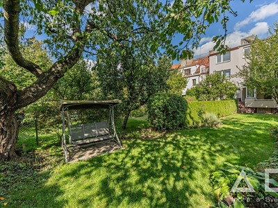Будинок на продаж, 240 м² (2 з 61)