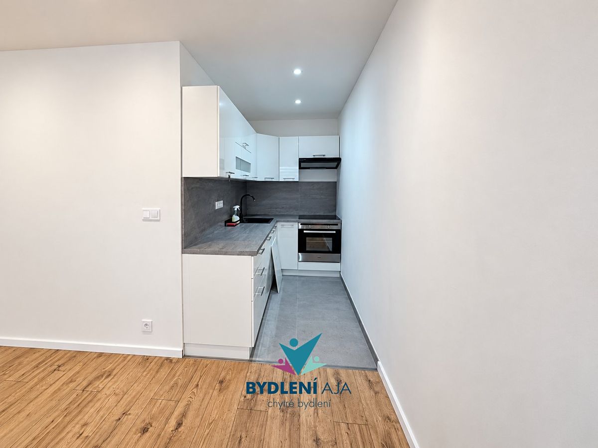 Pronájem bytu 2+kk 49 m² – fotografie 3