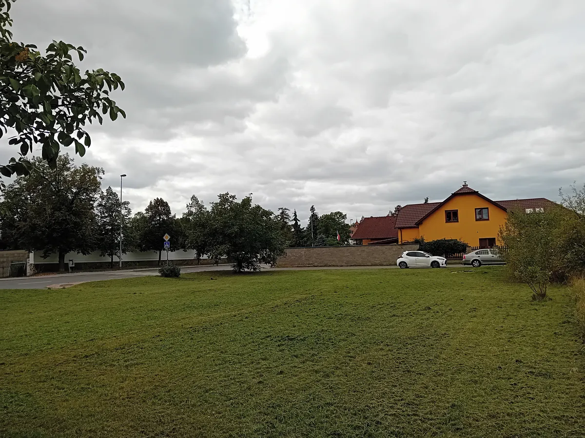 Prodej stavebního pozemku 889 m²