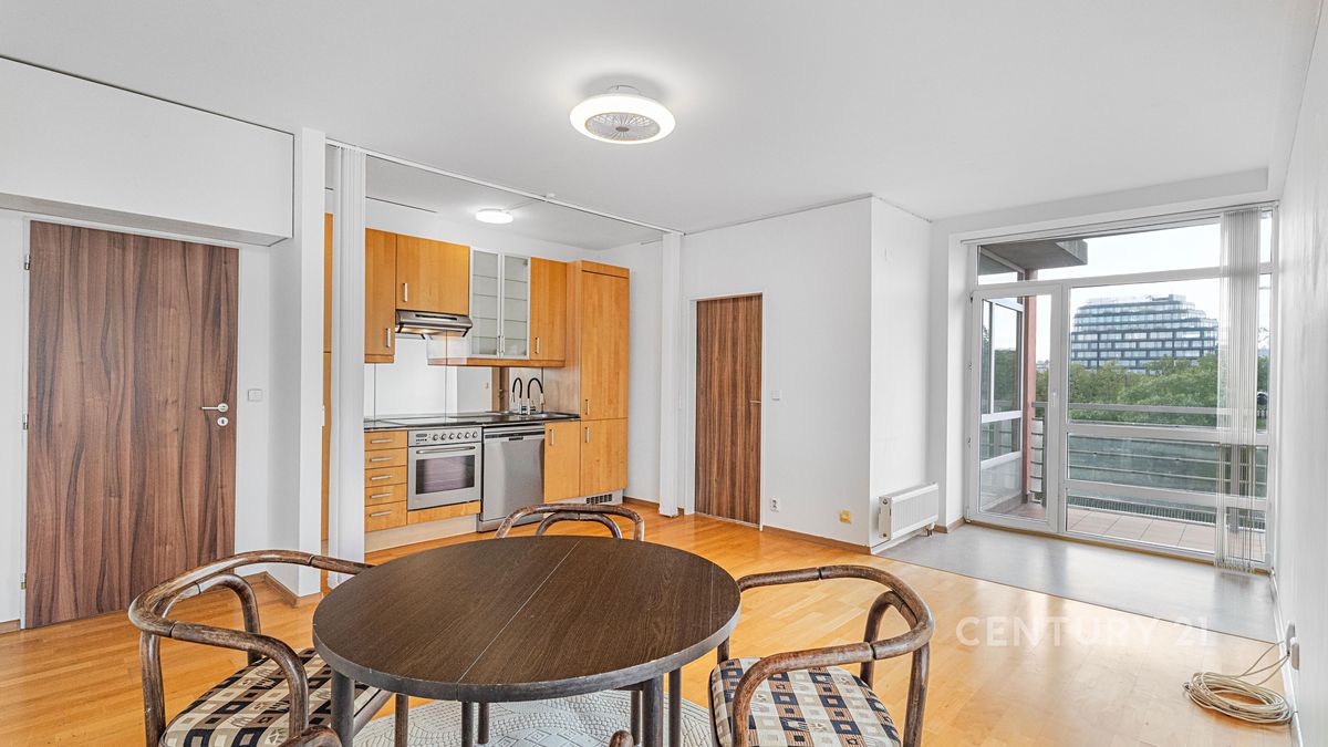 Pronájem bytu 2+kk 54 m² – fotografie 3