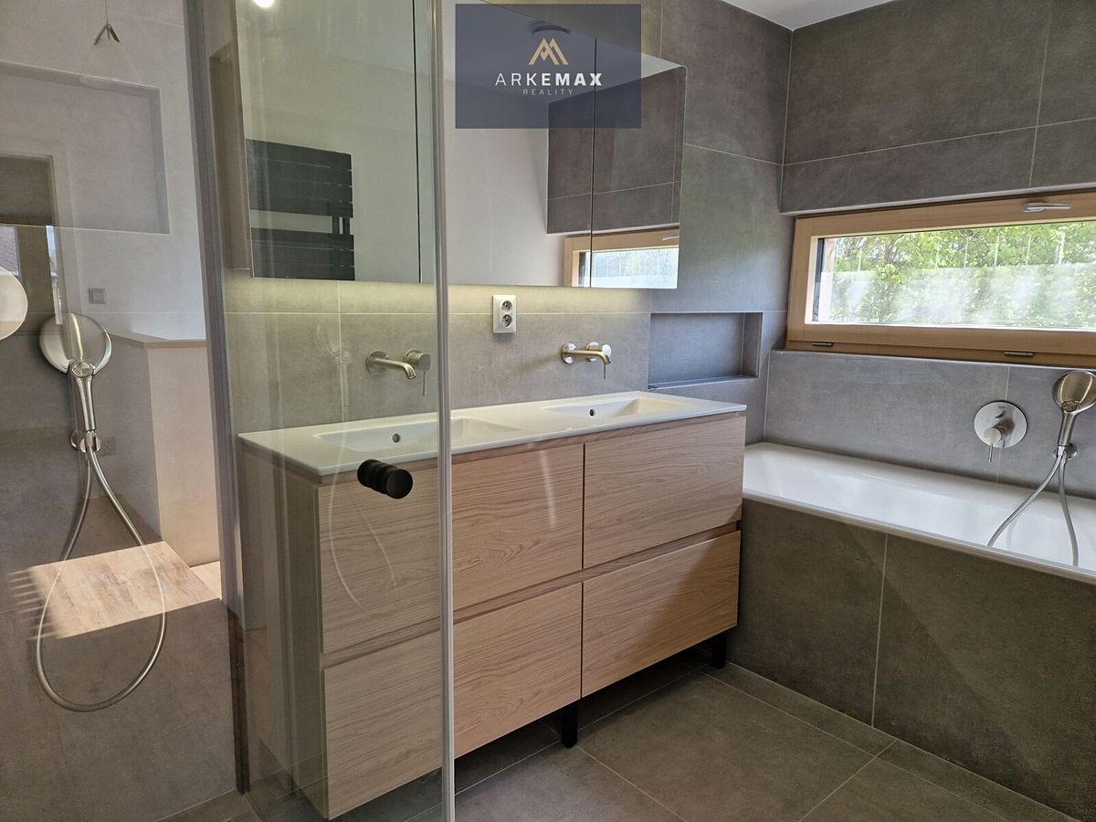 Pronájem rodinného domu 100 m², pozemek 1084 m² – fotografie 2