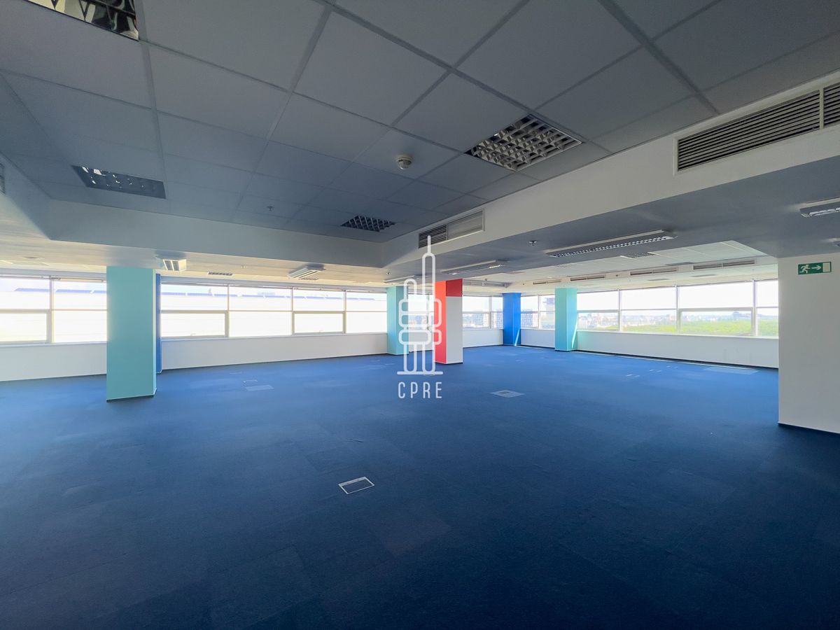 Pronájem kanceláře 1563 m² – fotografie 2
