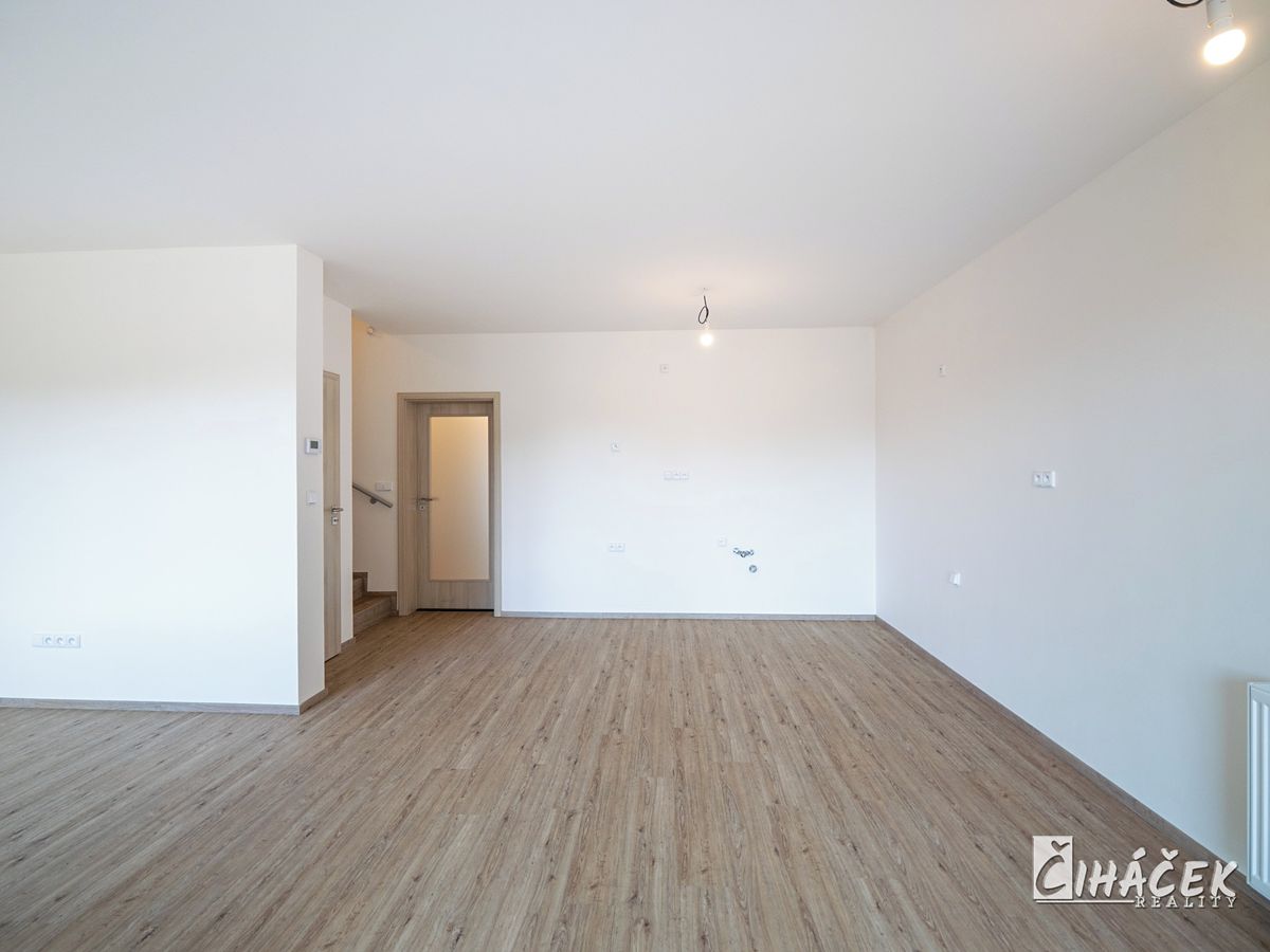 Prodej rodinného domu 107 m², pozemek 427 m² – fotografie 4