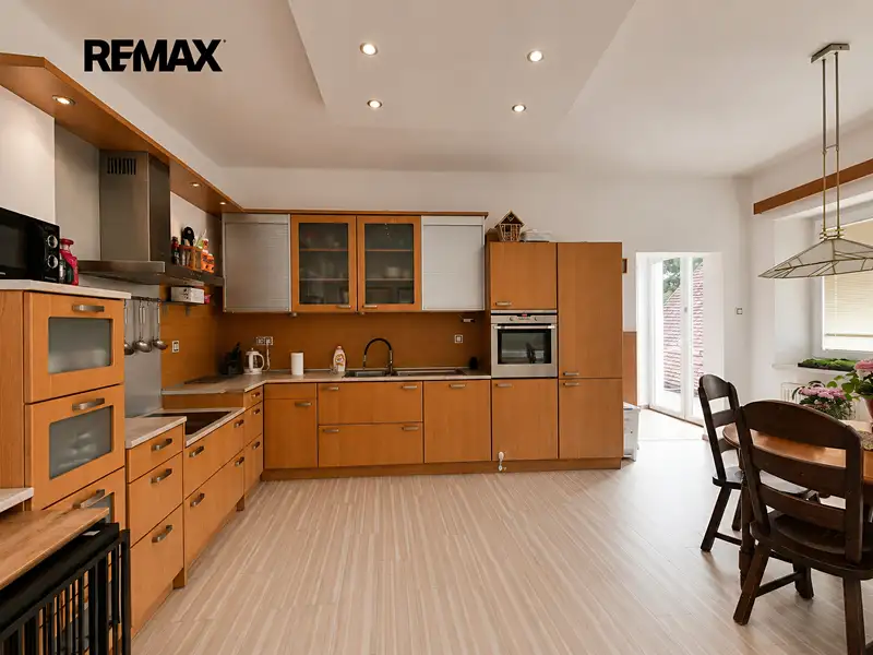Pronájem rodinného domu 160 m², pozemek 1570 m², Třebechovice pod Orebem – náhled fotky 2