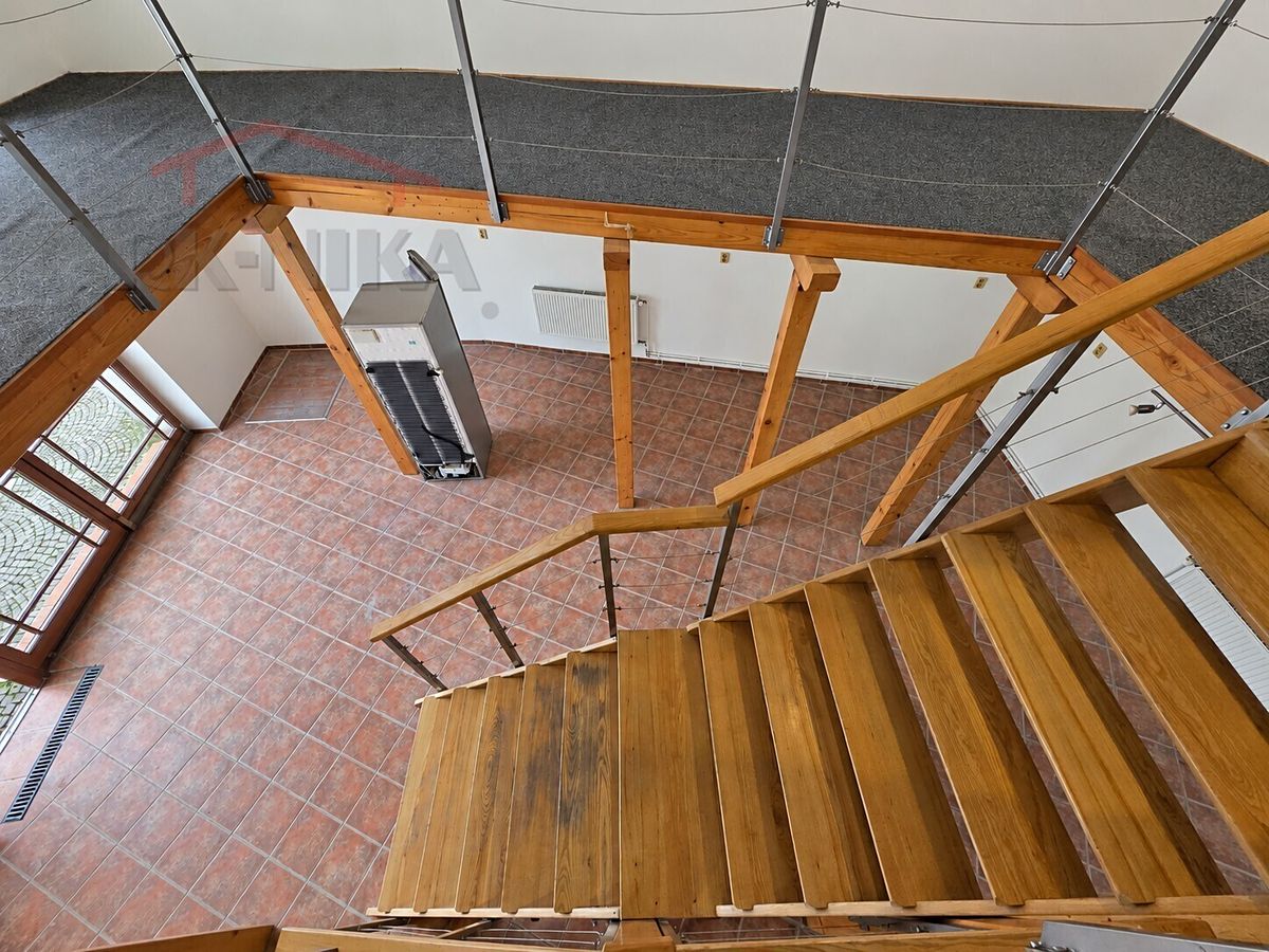 Pronájem obchodního prostoru 100 m² – fotografie 3
