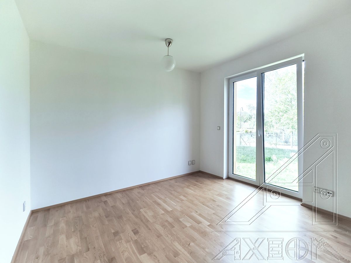 Pronájem bytu 1+kk 23 m² – fotografie 3
