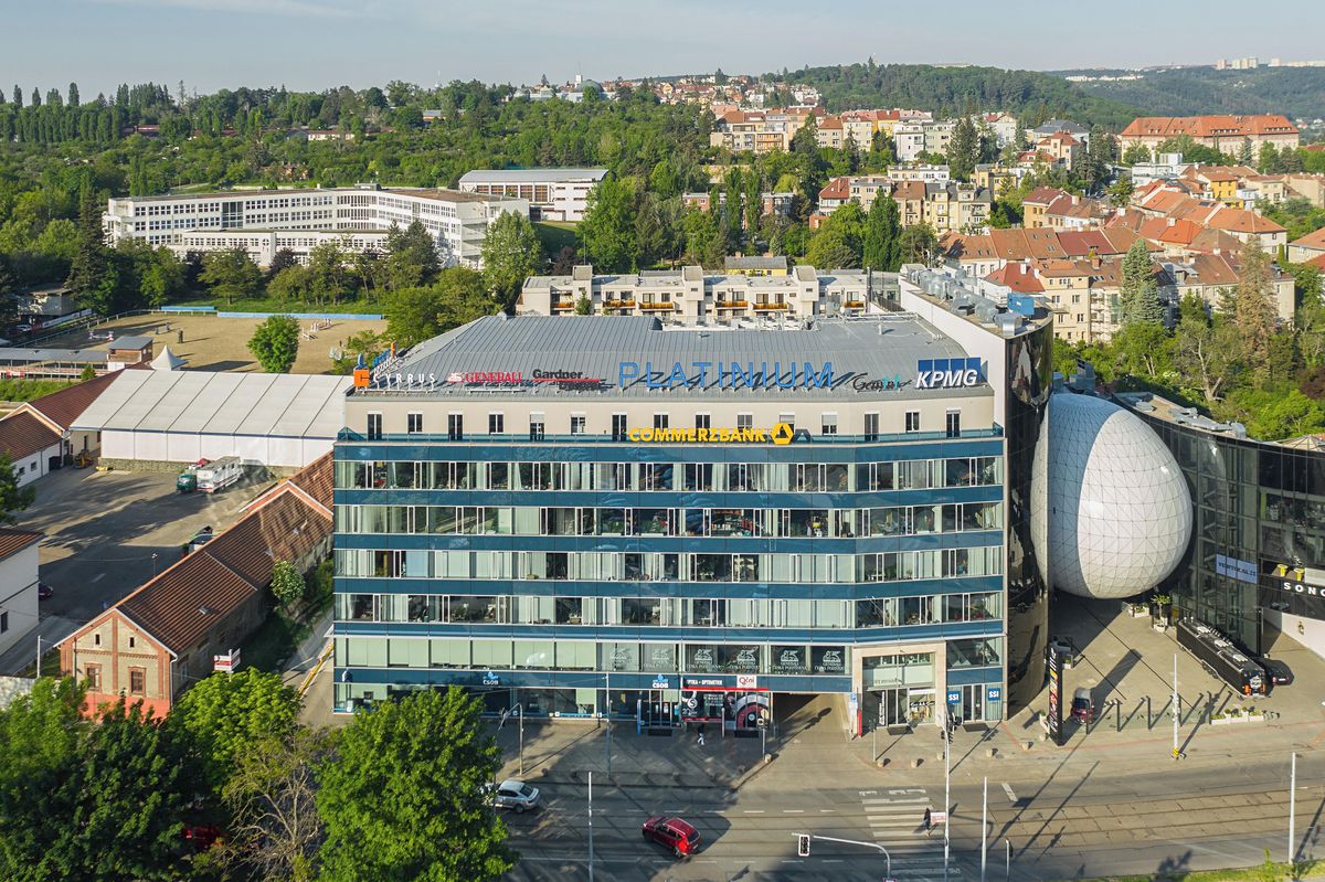 Pronájem kanceláře 950 m² – fotografie 3