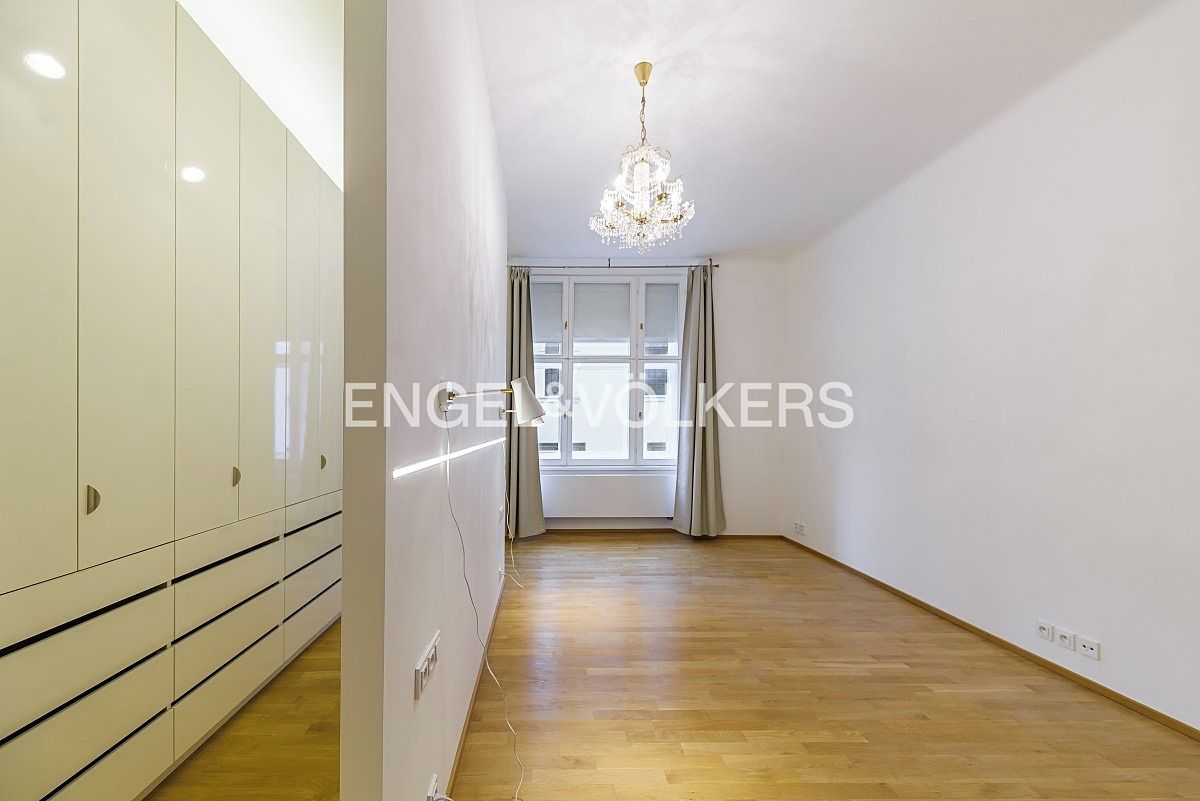 Pronájem bytu 3+kk 137 m² – fotografie 4