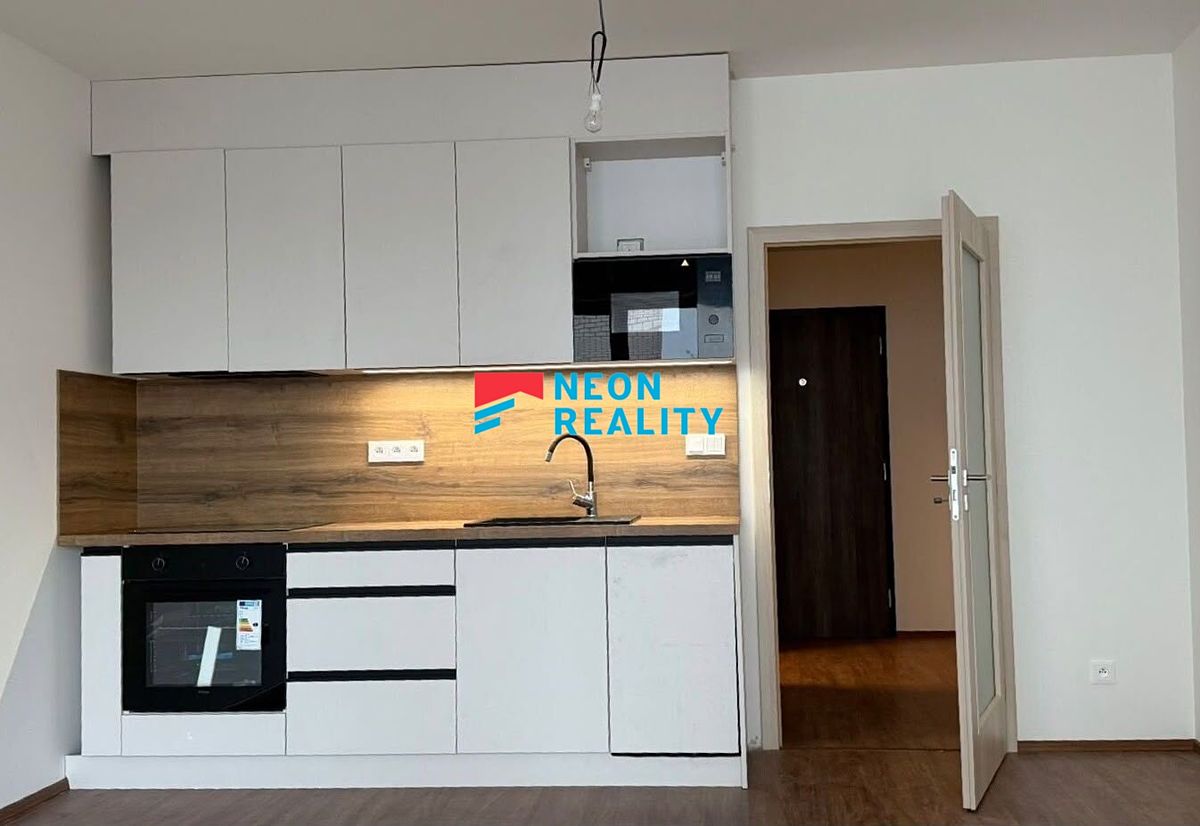 Pronájem bytu 1+kk 35 m²
