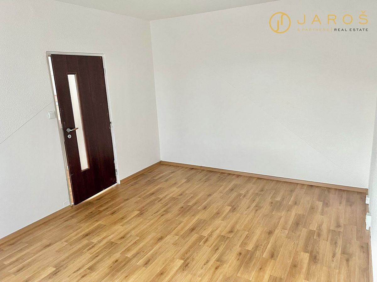 Pronájem bytu 1+1 36 m² – fotografie 3